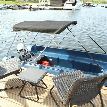 House Boat Anegada Botel Maastricht