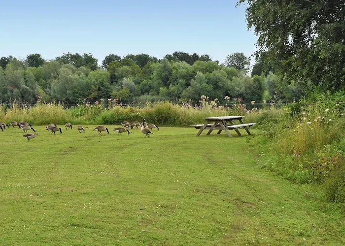 House Boat Anegada Botel 4*