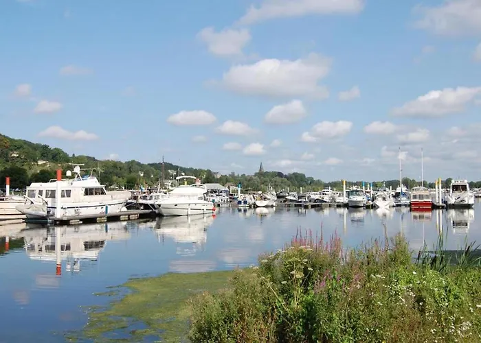 House Boat Anegada Botel 4*