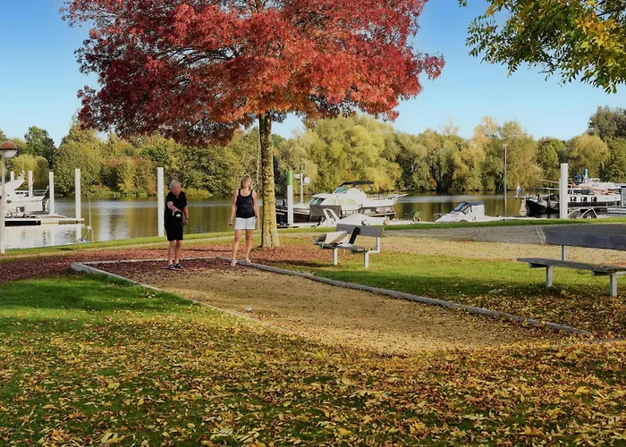 House Boat Anegada 4* Maastricht