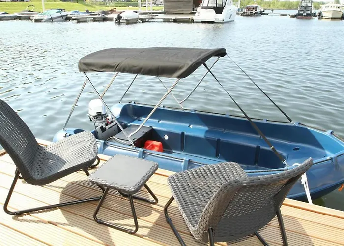 House Boat Anegada Hotel en barco Maastricht