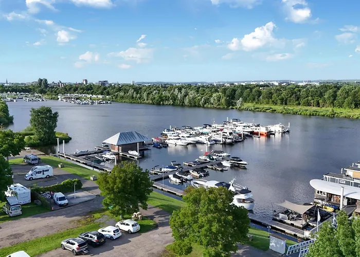 House Boat Anegada Maastricht