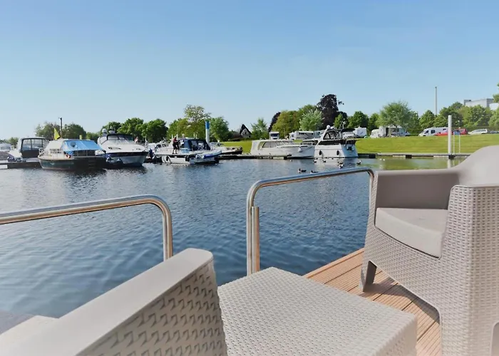 Botel House Boat Anegada Maastricht