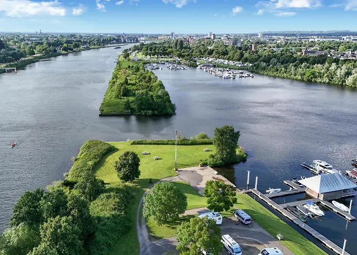 House Boat Anegada 4*