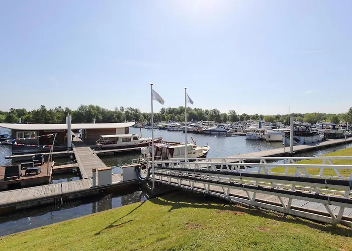 House Boat Anegada Maastricht