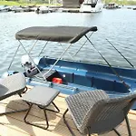House Boat Anegada Botel Maastricht